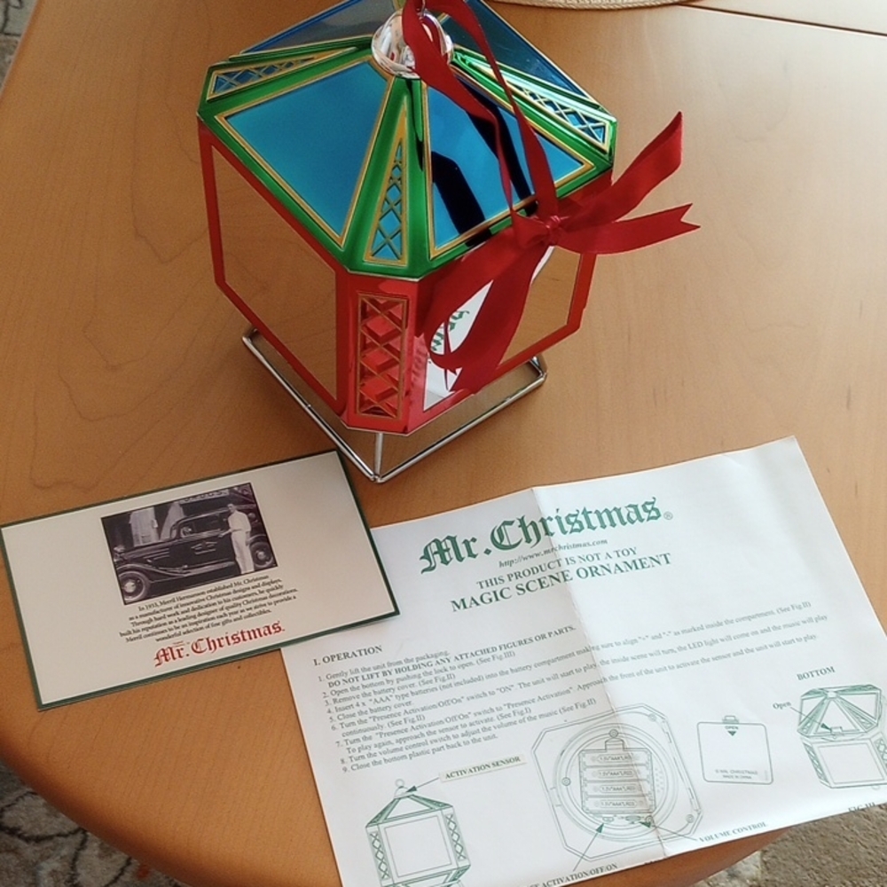Mr. Christmas Magic Scene Ornament PLAYS MUSIC!!